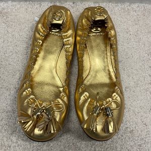 NWOT Tory Burch Gold with gold hardware Size 8.5